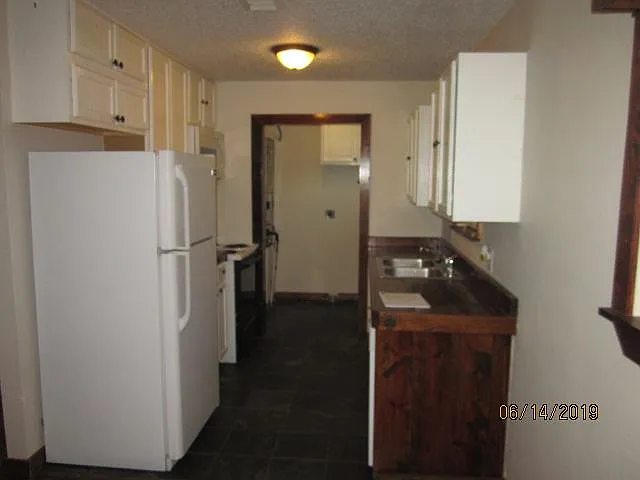 605 Jackson St — Photo 11