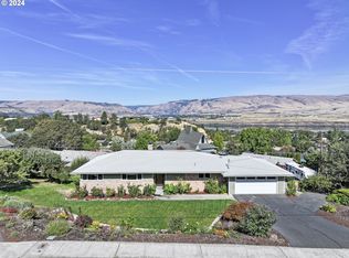 1655 E 19th St, The Dalles, OR 97058