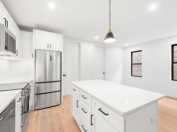 3rd image of 47-21 47th St #2A