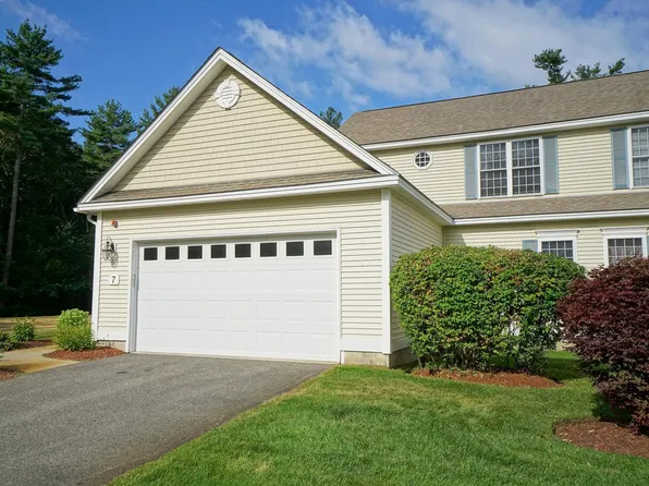 7 Concord Coach Lane, Litchfield, NH 03052