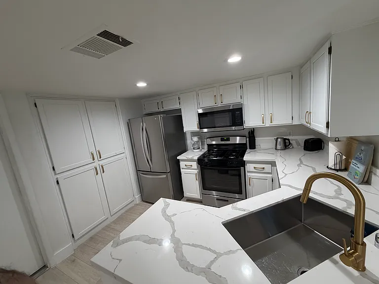 3004 Ocean View Dr — Photo 12