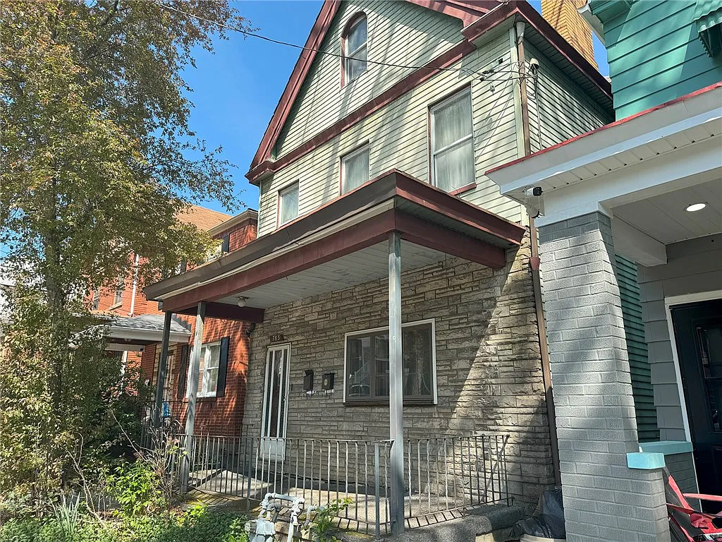 783 Montclair St photo 1