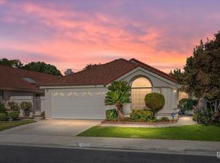8208 New Castle St, Bakersfield, CA 93311
