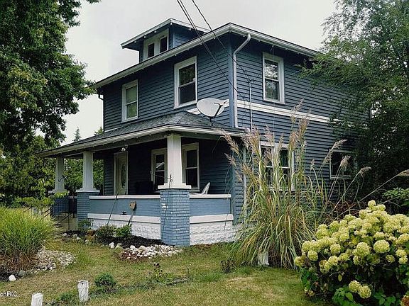 3rd image of 1626 McReynolds Ave NW