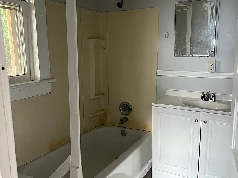 92 Woodlawn Ave #A — Photo 8