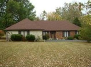 1005 Country Ests, Lawrenceburg, KY 40342