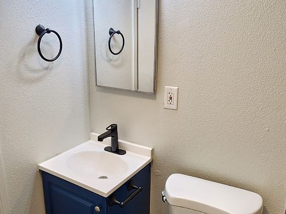 4th image of 208 W Hamilton Ave #1