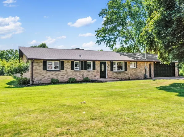 2418 Bluestone Pl, Green Bay, WI 54311