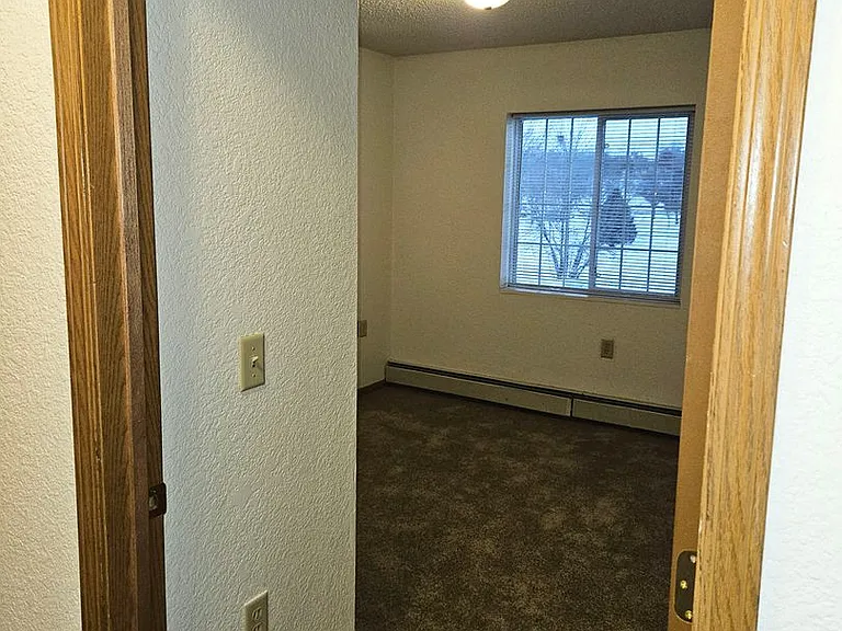River Terrace Apartments — Photo 26