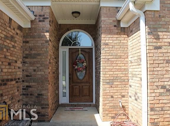 3rd image of 1535 Empress Dr