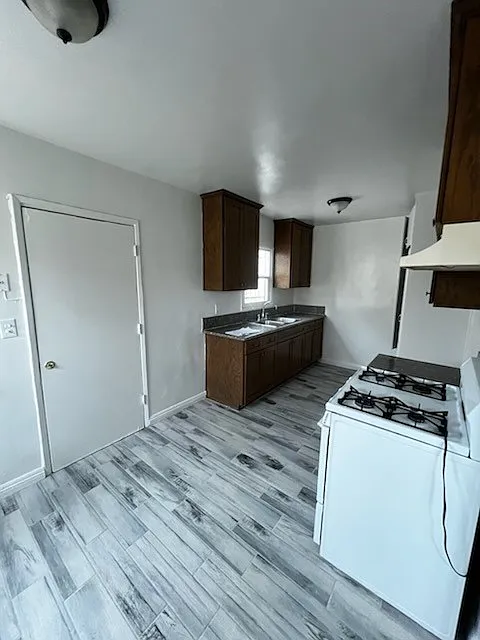 2 bed, 750 sqft, $1,900 — Photo 1