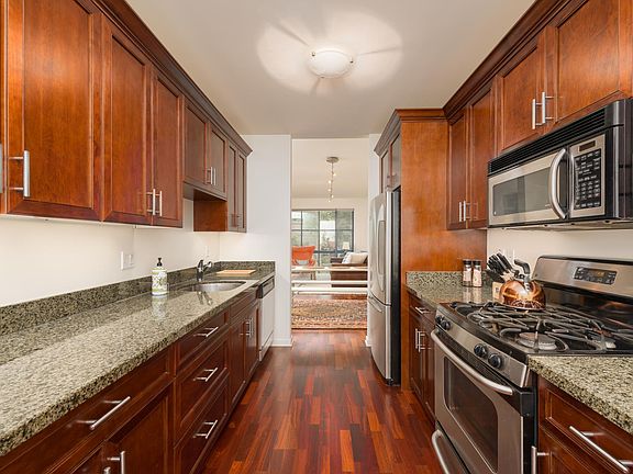 3rd image of 88 Townsend St APT 221