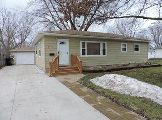 2415 Victory Dr, Cedar Falls, IA 50613