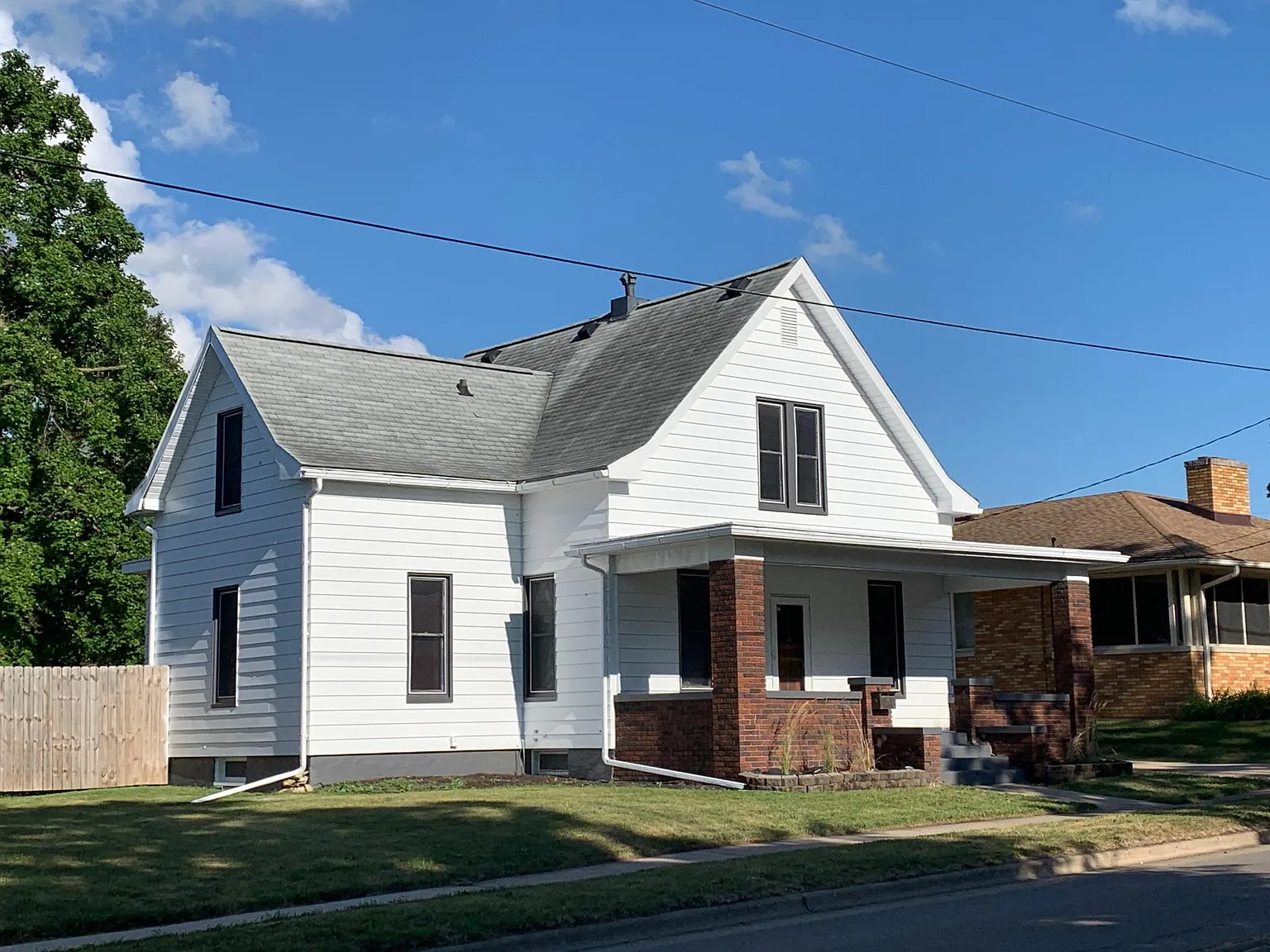 131 N Main St photo 1