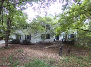 60 Hunt Club Dr, Bloomsburg, PA 17815
