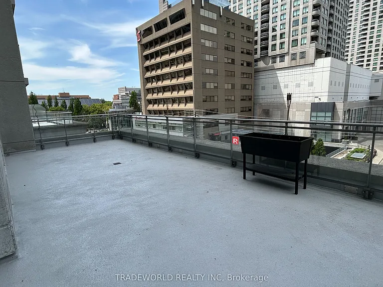 21 Hillcrest Ave #501 — Photo 7