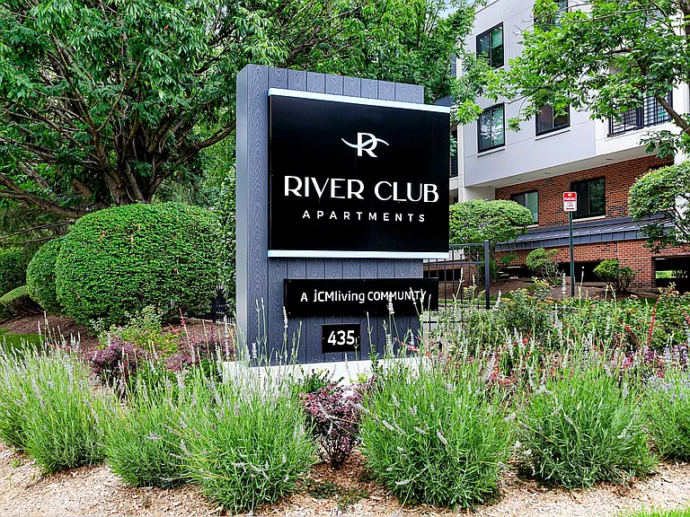 River Club Apartments — Photo 31