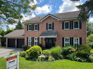 23 Cranberry Ln, Aurora, ON L4G5Y2