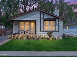 27 Brookview Lane, Manalapan, NJ 07726