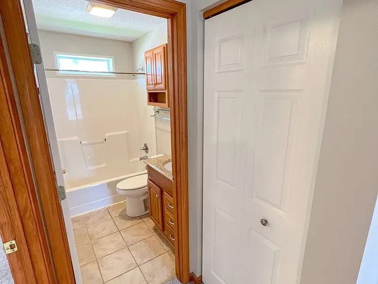 681 Maple Ave — Photo 29