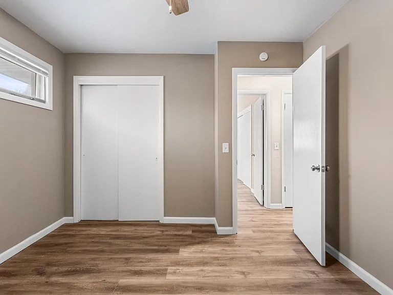305 N Elizabeth St — Photo 21
