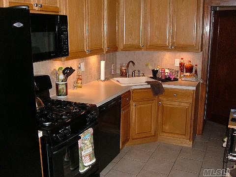 5th image of 15716 92nd St