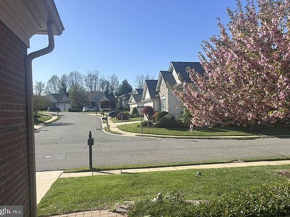 2nd image of 34 N Valentine Dr