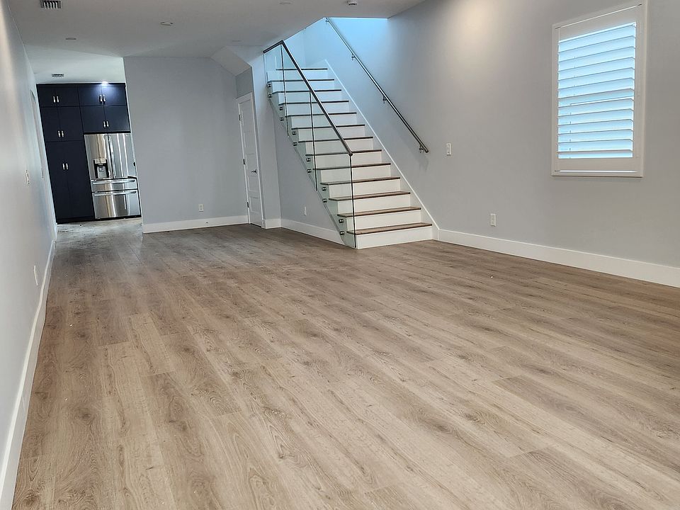 Living/dining area