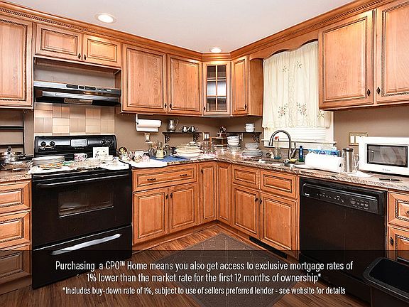 3rd image of 7 Woodbine St