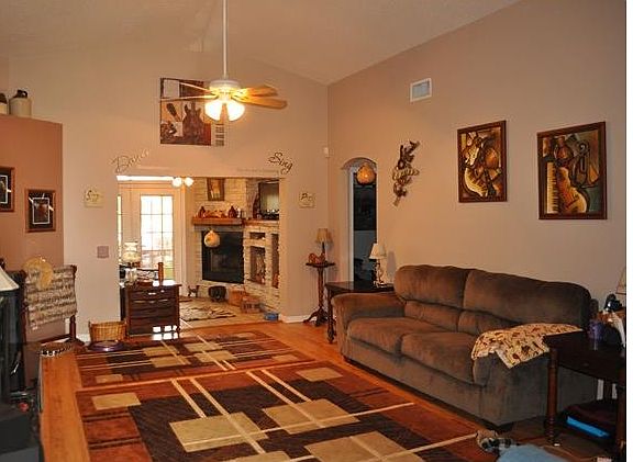 5th image of 915 Vassar Dr