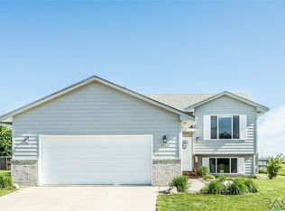 7712 W 44th St, Sioux Falls, SD 57106