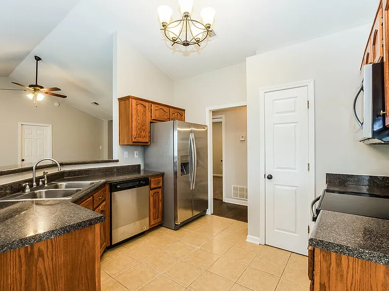 2717 Baird Dr — Photo 5