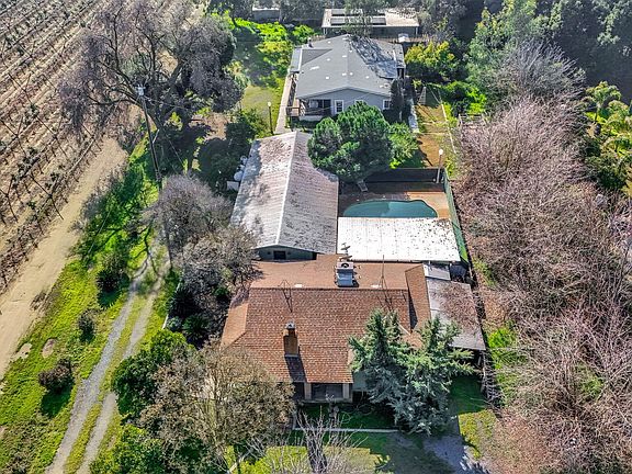 4th image of 9023 Avenue 404