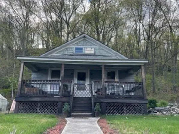 107 Norwich Rd, Plainfield, CT 06374