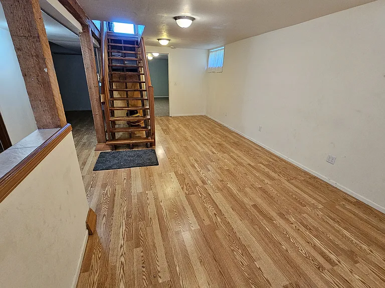 1120 W 10th St — Photo 26