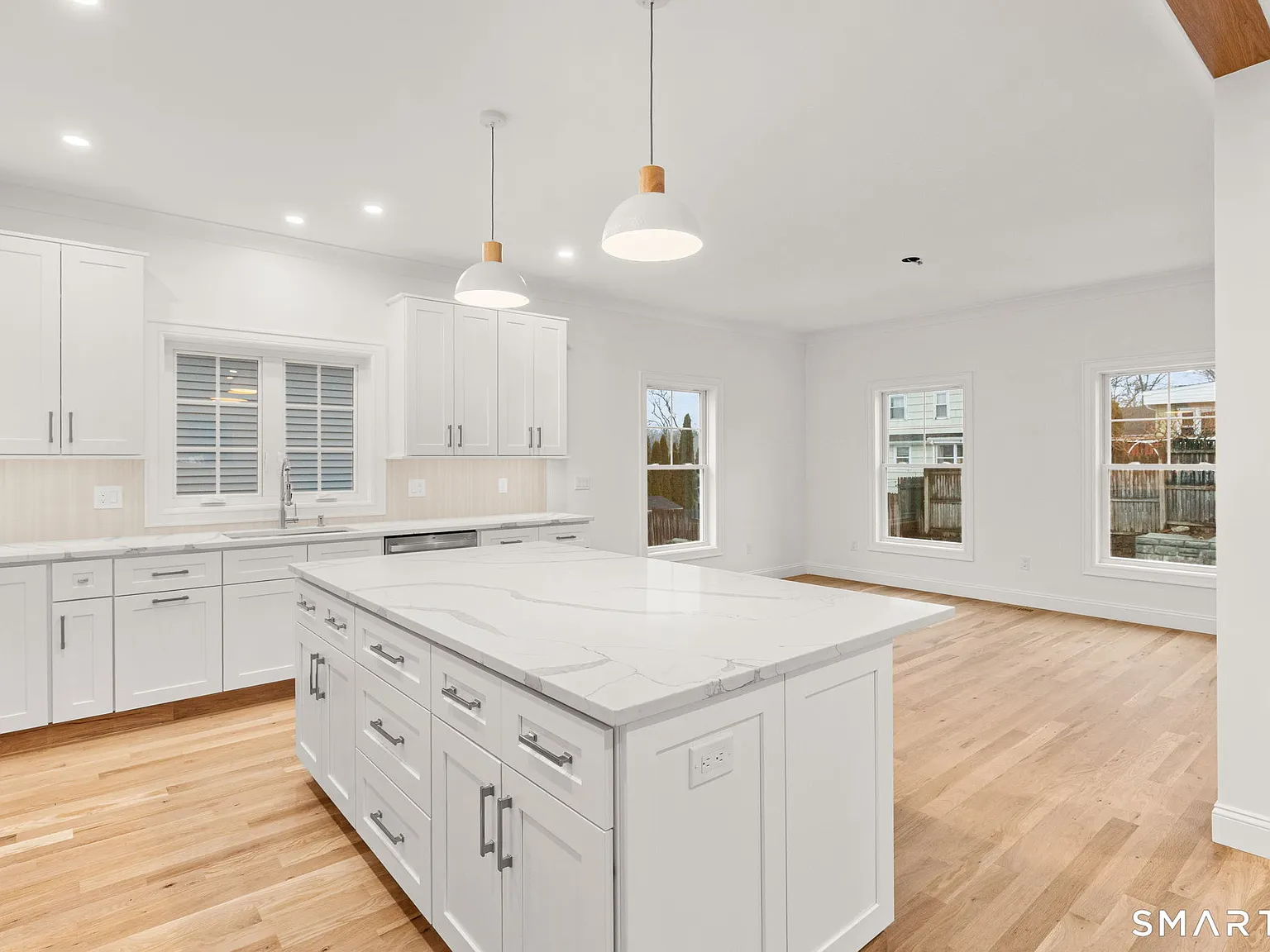 5 bed, 4.5 bath, 3225 sqft, $8,500 — Photo 4