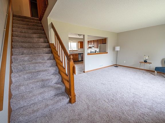 4th image of W163N11516 Windsor Ct