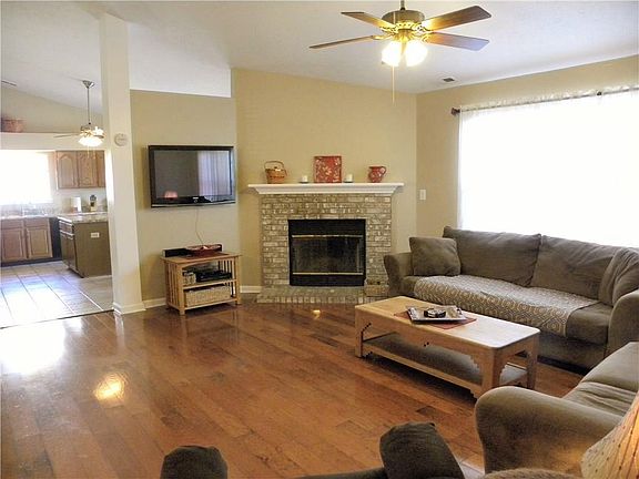 2nd image of 459 Sugar Bush Ln S