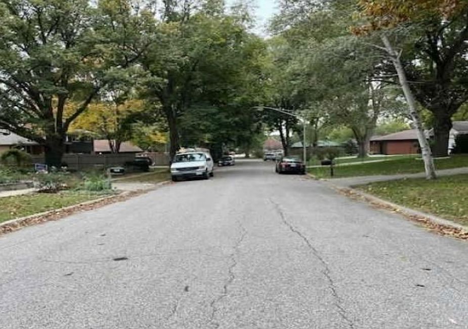 Exterior Neighborhood (street photo)