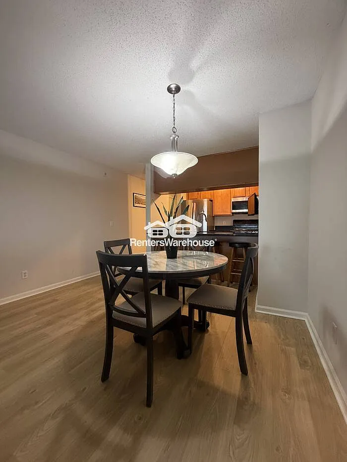 Building Photo - 520 Ridgewood Ave #102