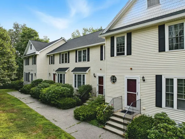 8 Trestle Way, Dover, NH 03820