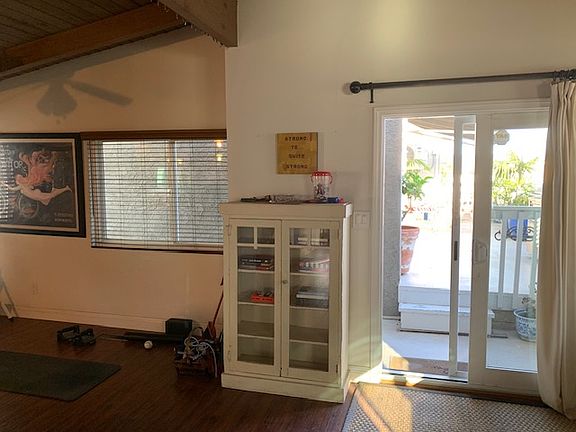 Front slider entrance