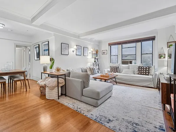 865 United Nations Plz APT 6E, New York, NY 10017