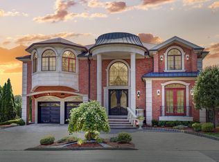 2 Euclid Rd, Fort Lee, NJ 07024