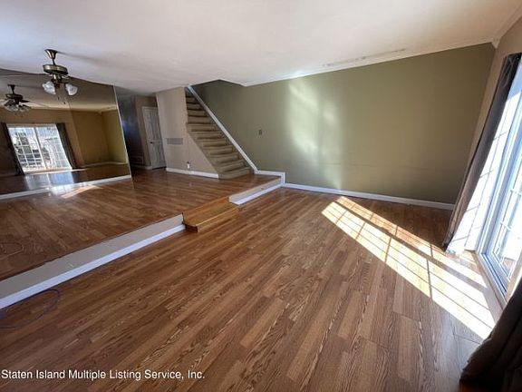 4th image of 670 Leverett Ave