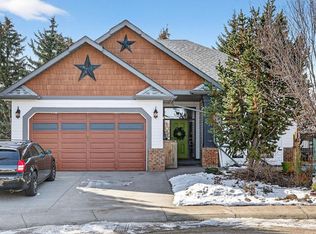 31 NE Sunset Cres, Okotoks, AB T1S1P3