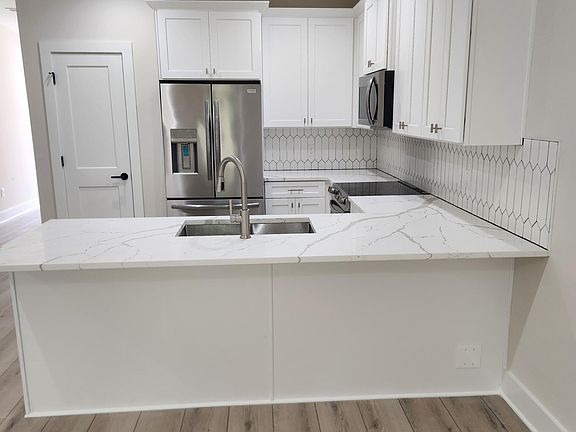 2nd image of 366 Cloverdale Blvd