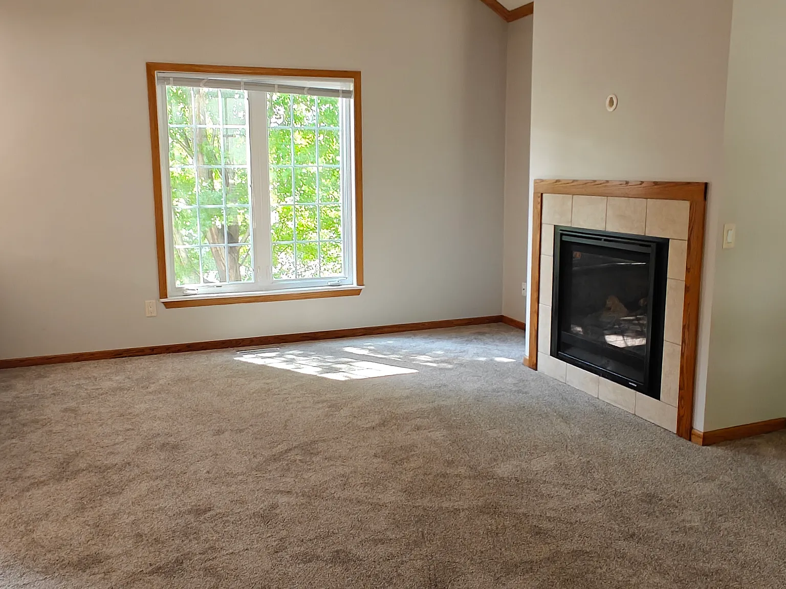4 bed, 2.5 bath, 1996 sqft, $2,950 — Photo 4