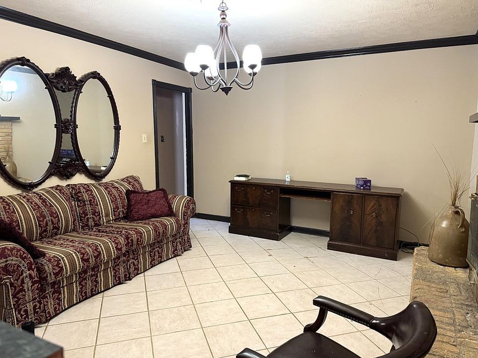 2nd image of 66 Steam Plant Rd
