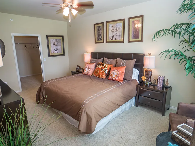 Westpoint at Scenic Vista Apartments — Photo 41